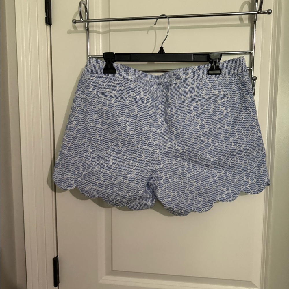NWT Lilly Pulitzer Shorts Buttercup Resort Blue Crew White Eyelet Scalloped 10 - Picture 8 of 13
